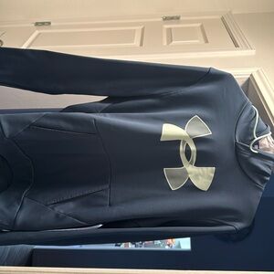 Women’s size small Under Armour hoodie